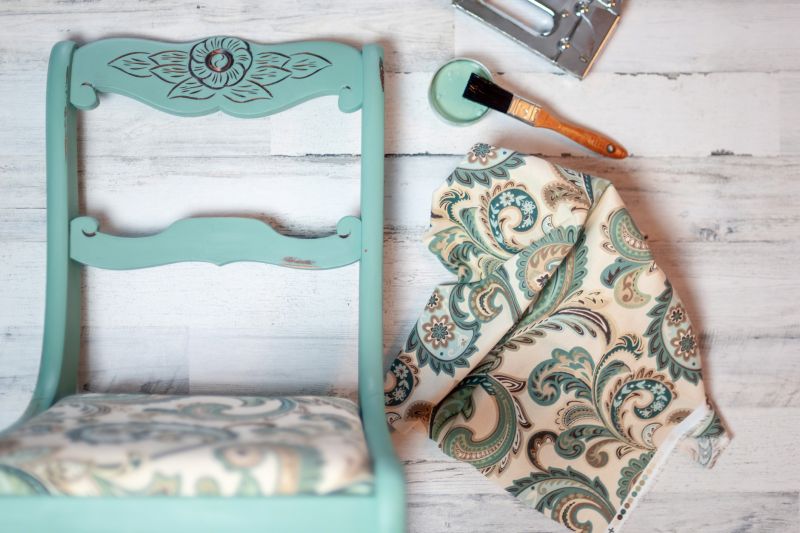 Local Chair Painting in Espanola, NM