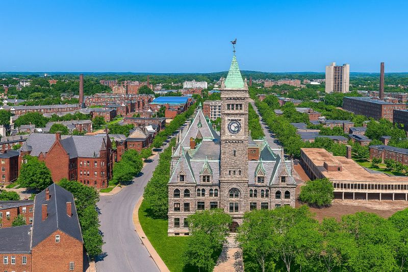 Local Cabinets Refinishing in Lowell, MA